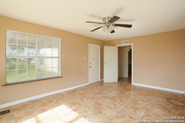 Listing photo id 6 for 10705 State Hwy 16 N