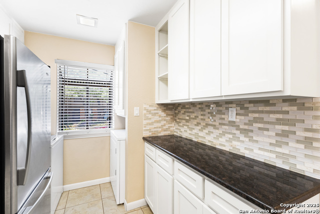 Image 9 of 37 For 11815 Vance Jackson  704
