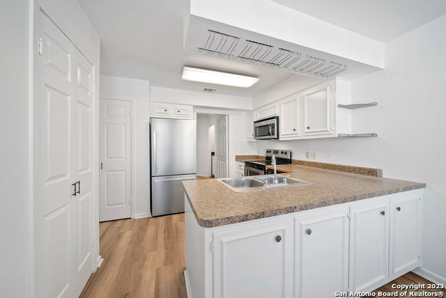 Image 13 of 26 For 8415 Fredericksburg Rd  704
