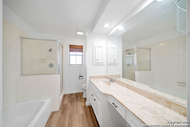 Image 18 of 26 For 8415 Fredericksburg Rd  704