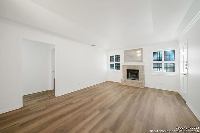 Image 9 of 26 For 8415 Fredericksburg Rd  704