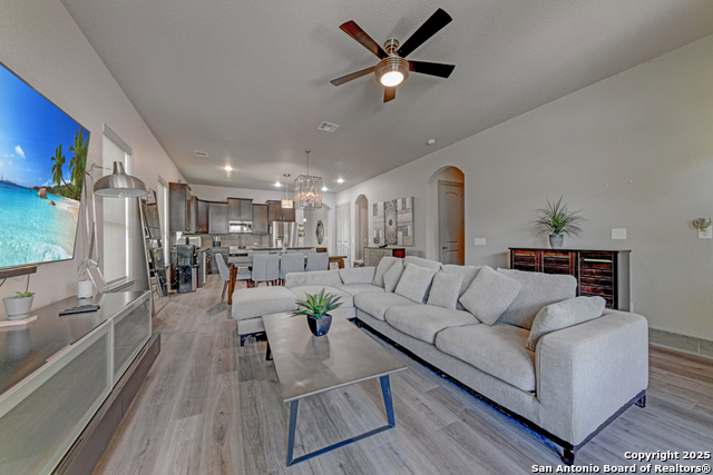 Image 10 of 33 For 636 Carriage House