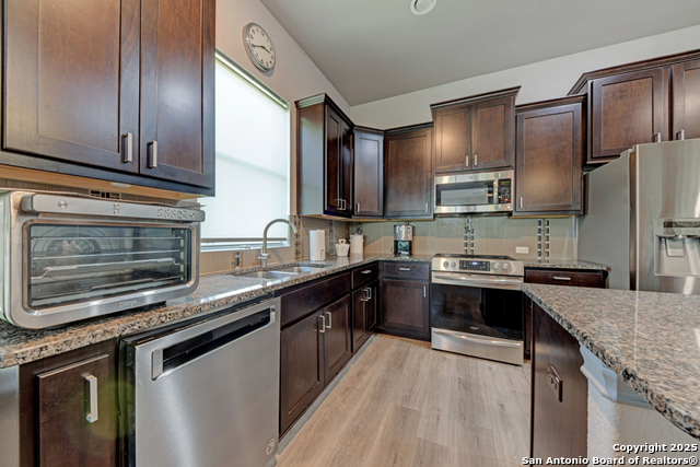 Image 14 of 33 For 636 Carriage House