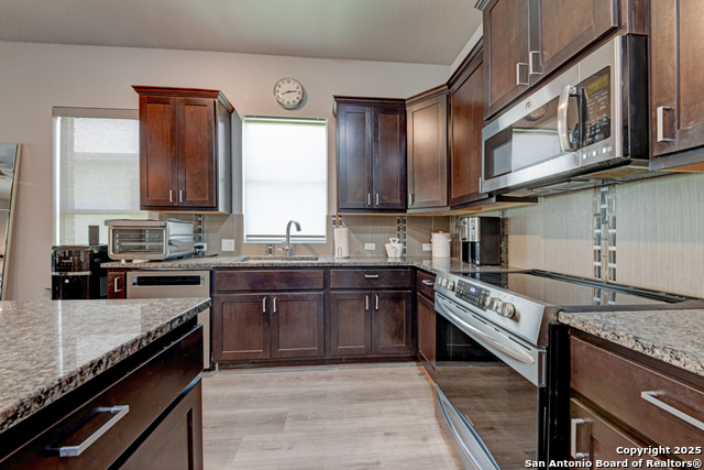 Image 15 of 33 For 636 Carriage House