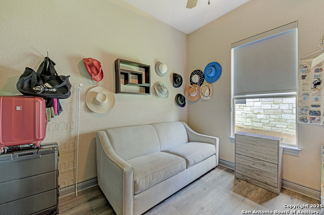 Image 18 of 33 For 636 Carriage House