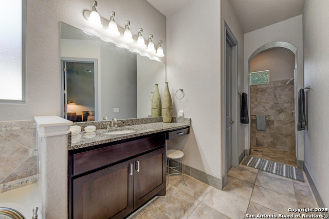 Image 23 of 33 For 636 Carriage House