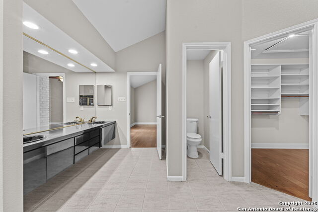 Image 27 of 28 For 29735 Saddleback