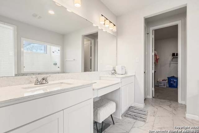 Listing photo id 14 for 14347 Apache Wells