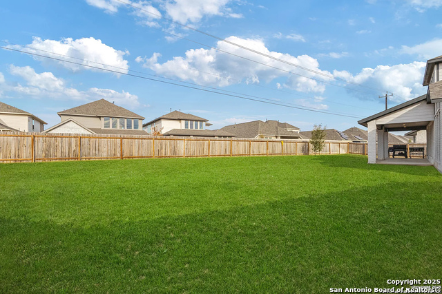 Listing photo id 26 for 14347 Apache Wells