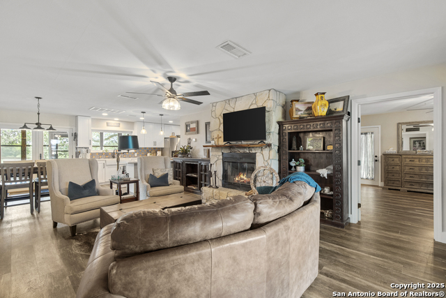 Image 9 of 55 For 1141 Fm 3240