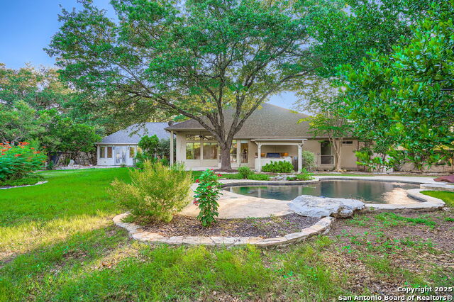 Listing photo id 8 for 18602 Windcliffe