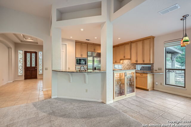 Listing photo id 10 for 18602 Windcliffe