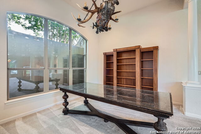 Listing photo id 15 for 18602 Windcliffe