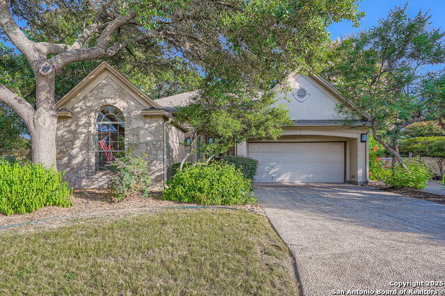 Listing photo id 16 for 18602 Windcliffe