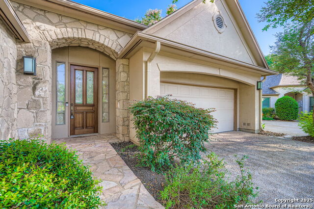 Listing photo id 0 for 18602 Windcliffe
