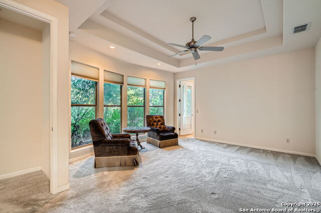Listing photo id 18 for 18602 Windcliffe