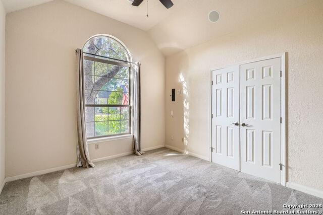 Listing photo id 23 for 18602 Windcliffe