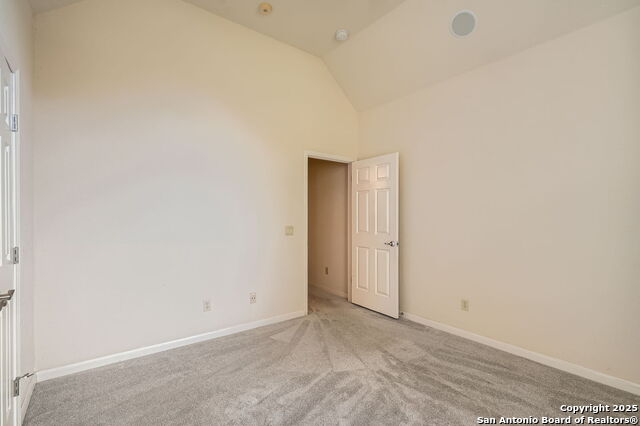 Listing photo id 25 for 18602 Windcliffe