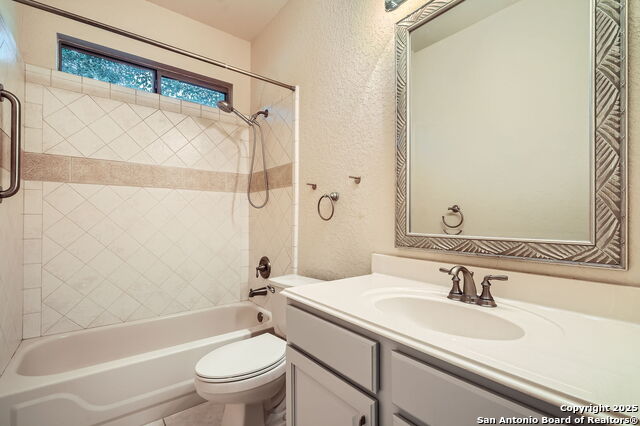 Listing photo id 26 for 18602 Windcliffe