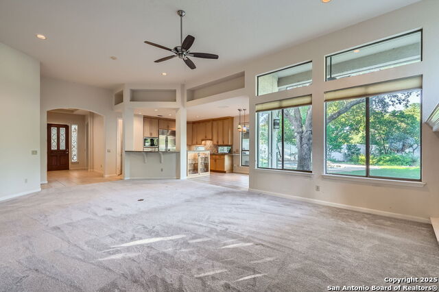 Listing photo id 1 for 18602 Windcliffe