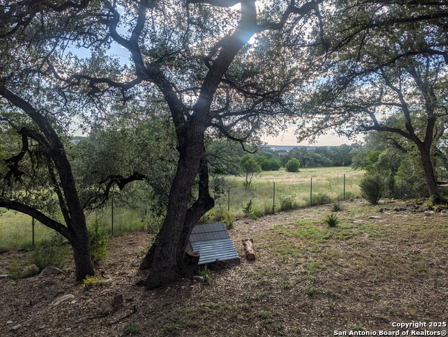 Listing photo id 13 for 941 Park View Loop