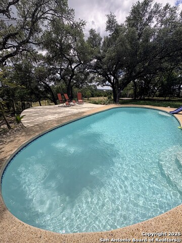 Listing photo id 2 for 941 Park View Loop