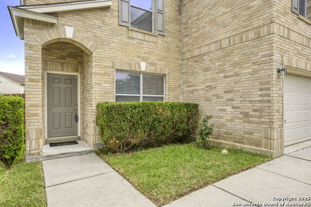 Listing photo id 1 for 7623 Bartell