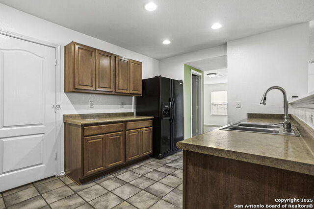 Listing photo id 6 for 7623 Bartell
