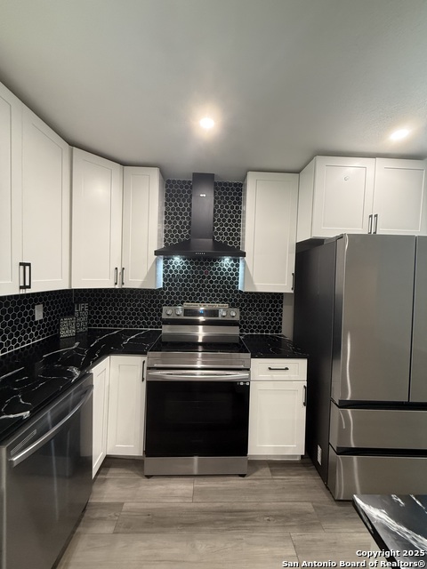 Listing photo id 11 for 12211 Ecksminster