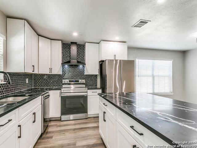 Listing photo id 13 for 12211 Ecksminster