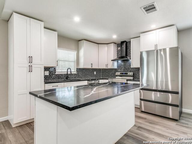 Listing photo id 14 for 12211 Ecksminster