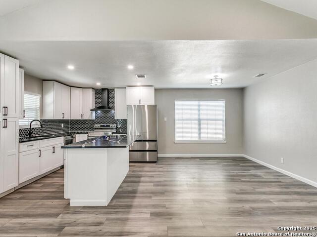 Listing photo id 15 for 12211 Ecksminster