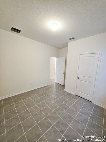 Listing photo id 8 for 10643 Military W Unit 37
