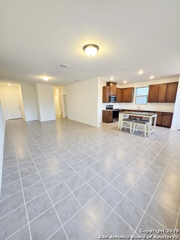 Listing photo id 2 for 10643 Military W Unit 37