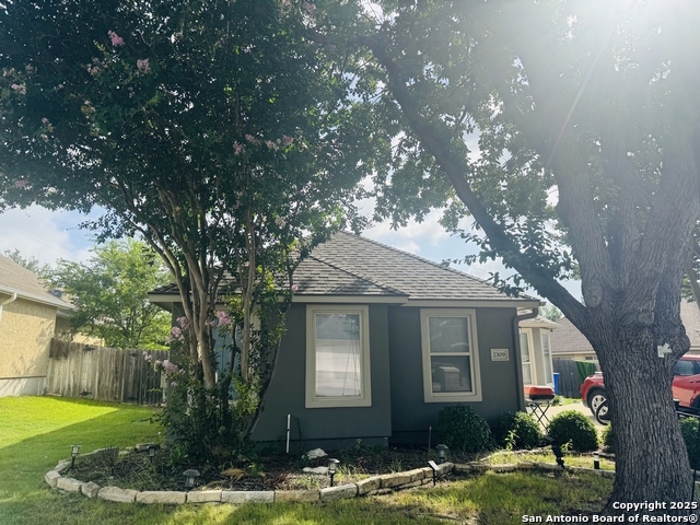 Listing photo id 2 for 2309 Ranch Estates N