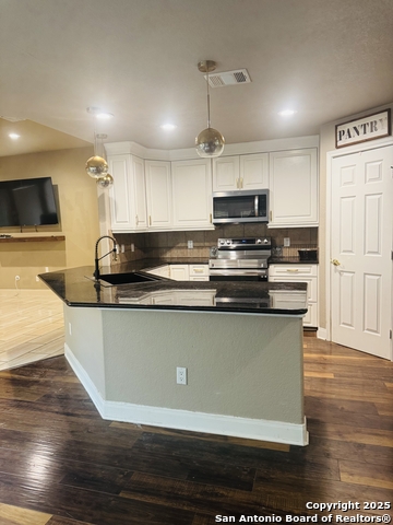 Listing photo id 5 for 2309 Ranch Estates N