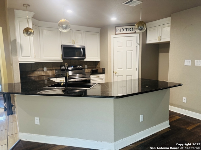 Listing photo id 6 for 2309 Ranch Estates N