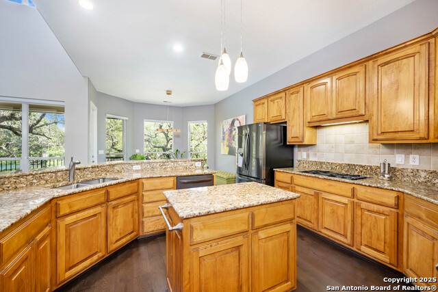 Listing photo id 17 for 12415 Winding Branch
