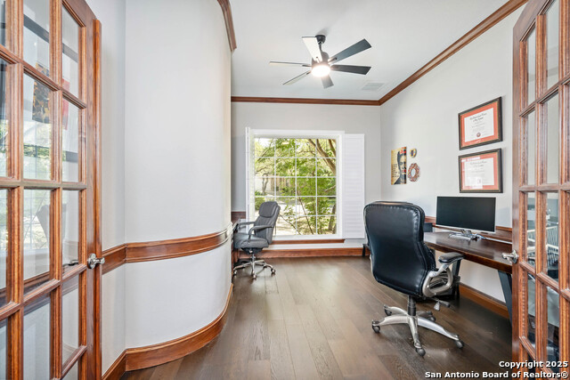 Listing photo id 23 for 12415 Winding Branch