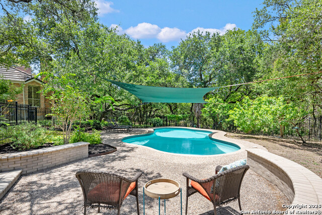 Listing photo id 37 for 12415 Winding Branch