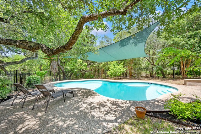 Listing photo id 38 for 12415 Winding Branch
