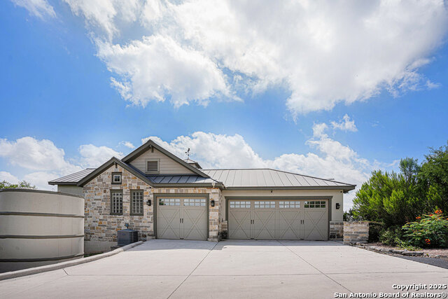 Listing photo id 2 for 49 Blue Diamond