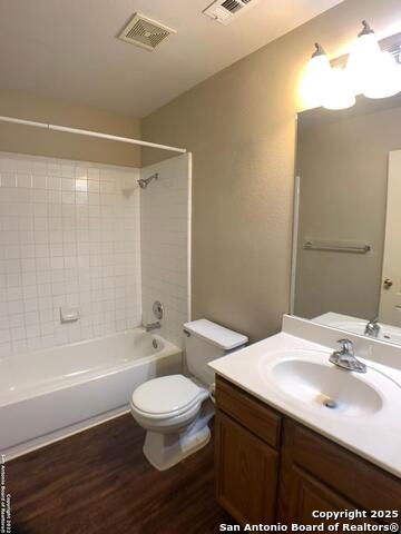 Listing photo id 16 for 2614 Dove Crossing Dr