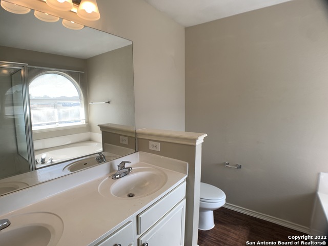 Listing photo id 21 for 2614 Dove Crossing Dr