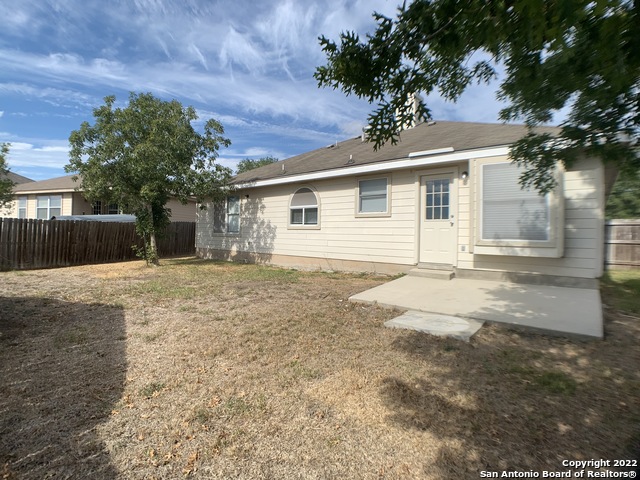 Listing photo id 22 for 2614 Dove Crossing Dr
