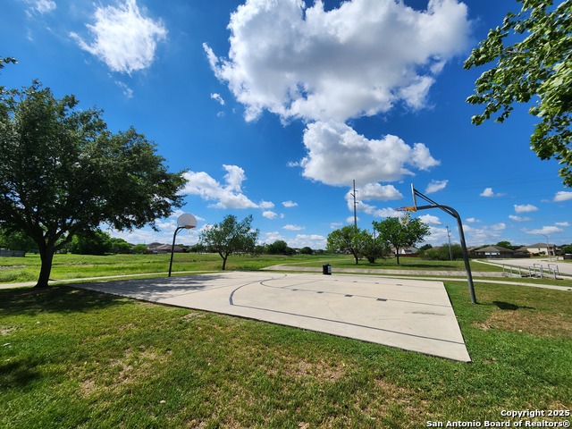 Listing photo id 27 for 2614 Dove Crossing Dr