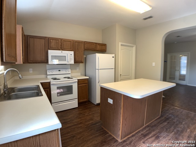 Listing photo id 6 for 2614 Dove Crossing Dr