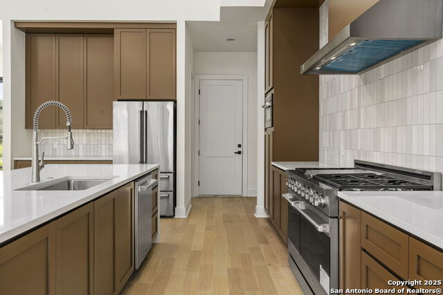 Image 11 of 29 For 9847 Midsomer Pl