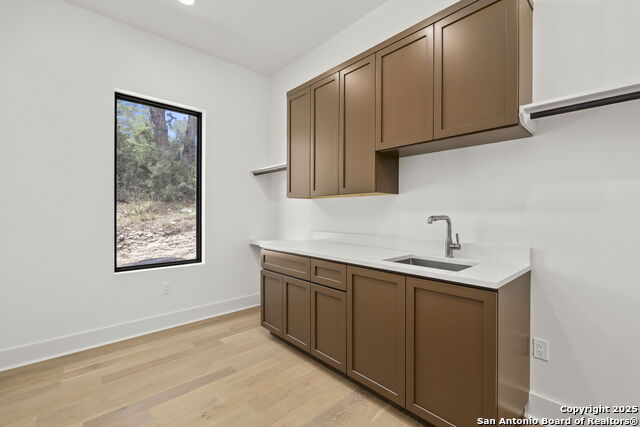 Image 13 of 29 For 9847 Midsomer Pl