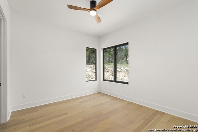 Image 15 of 29 For 9847 Midsomer Pl